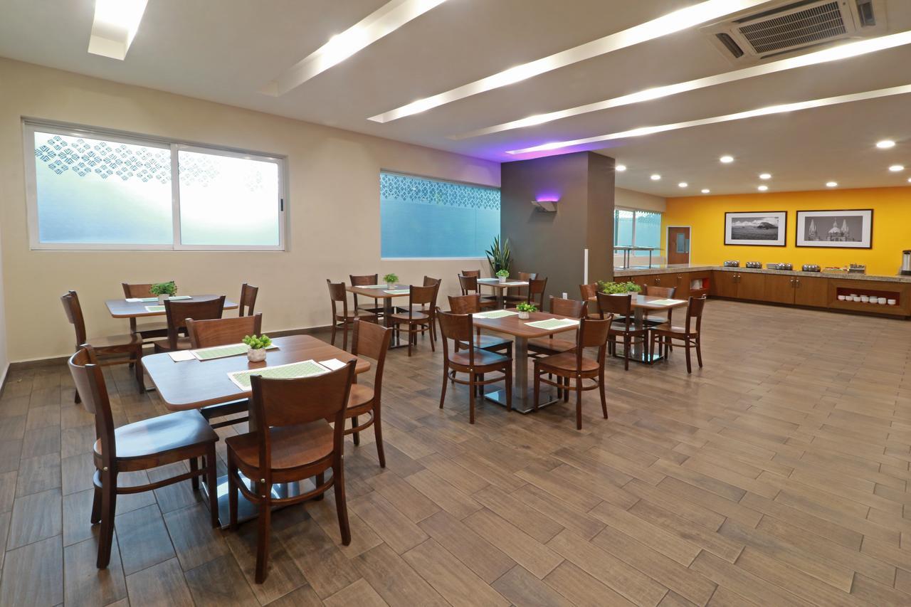 Wyndham Garden Guadalajara Acueducto Otel Zapopan Dış mekan fotoğraf