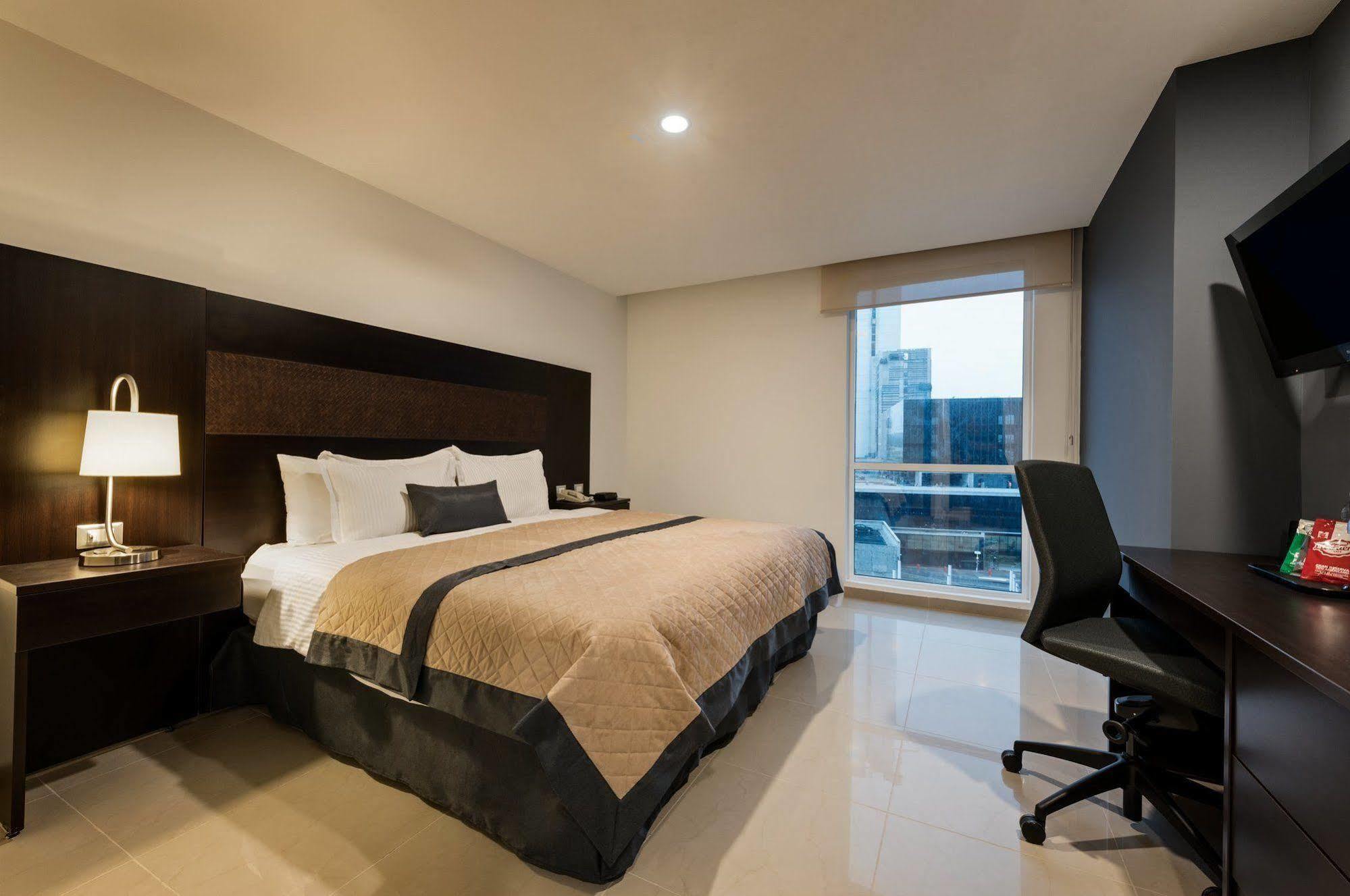 Wyndham Garden Guadalajara Acueducto Otel Zapopan Dış mekan fotoğraf