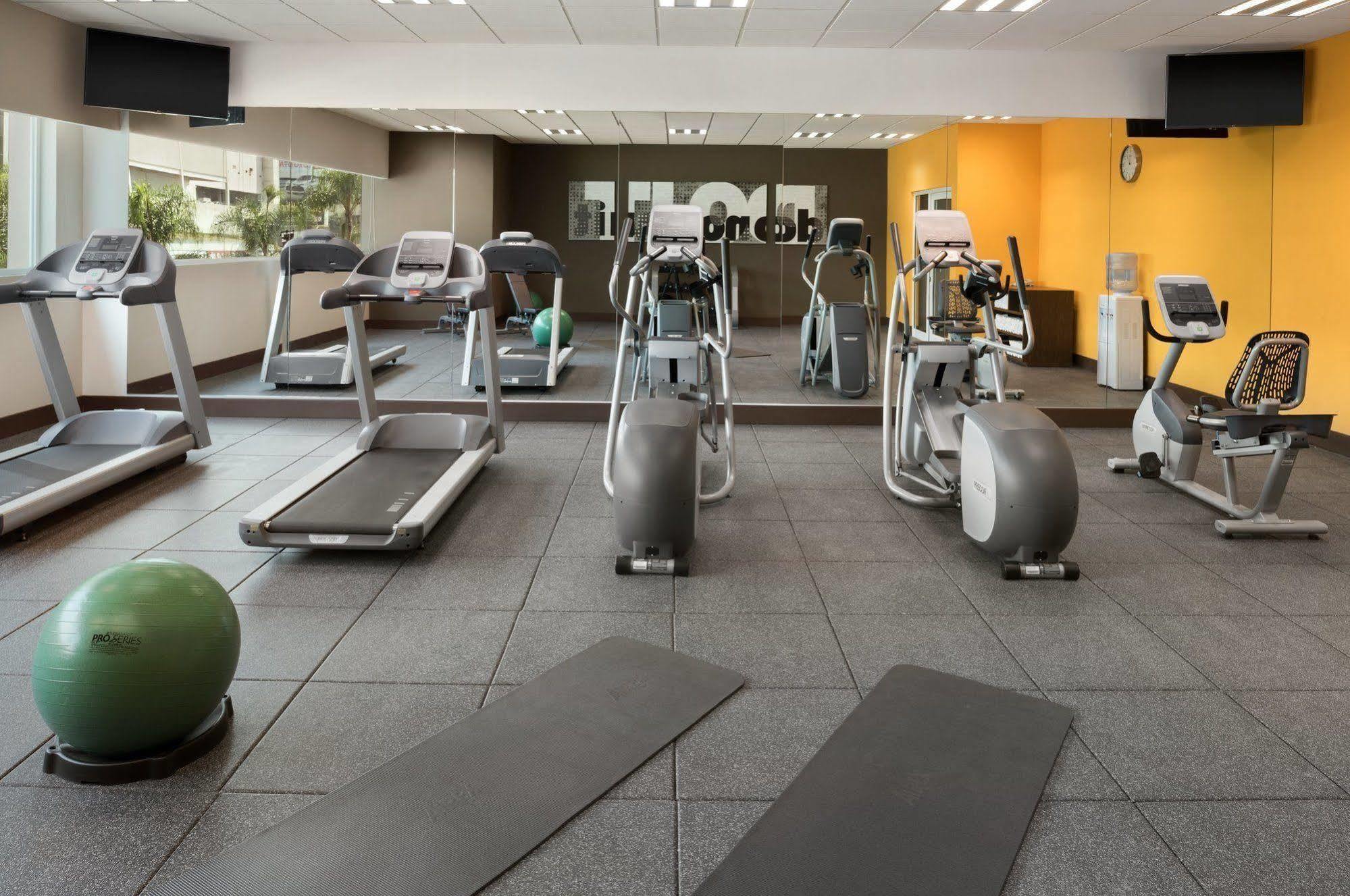 Wyndham Garden Guadalajara Acueducto Otel Zapopan Dış mekan fotoğraf