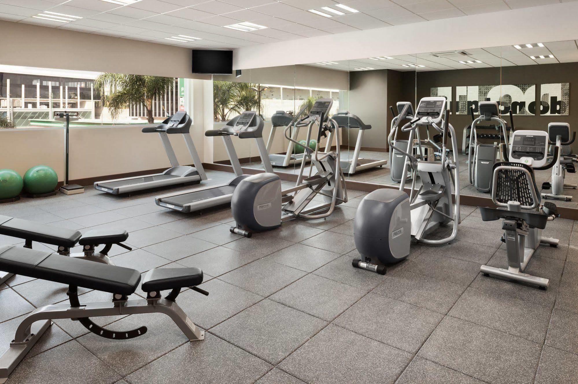 Wyndham Garden Guadalajara Acueducto Otel Zapopan Dış mekan fotoğraf