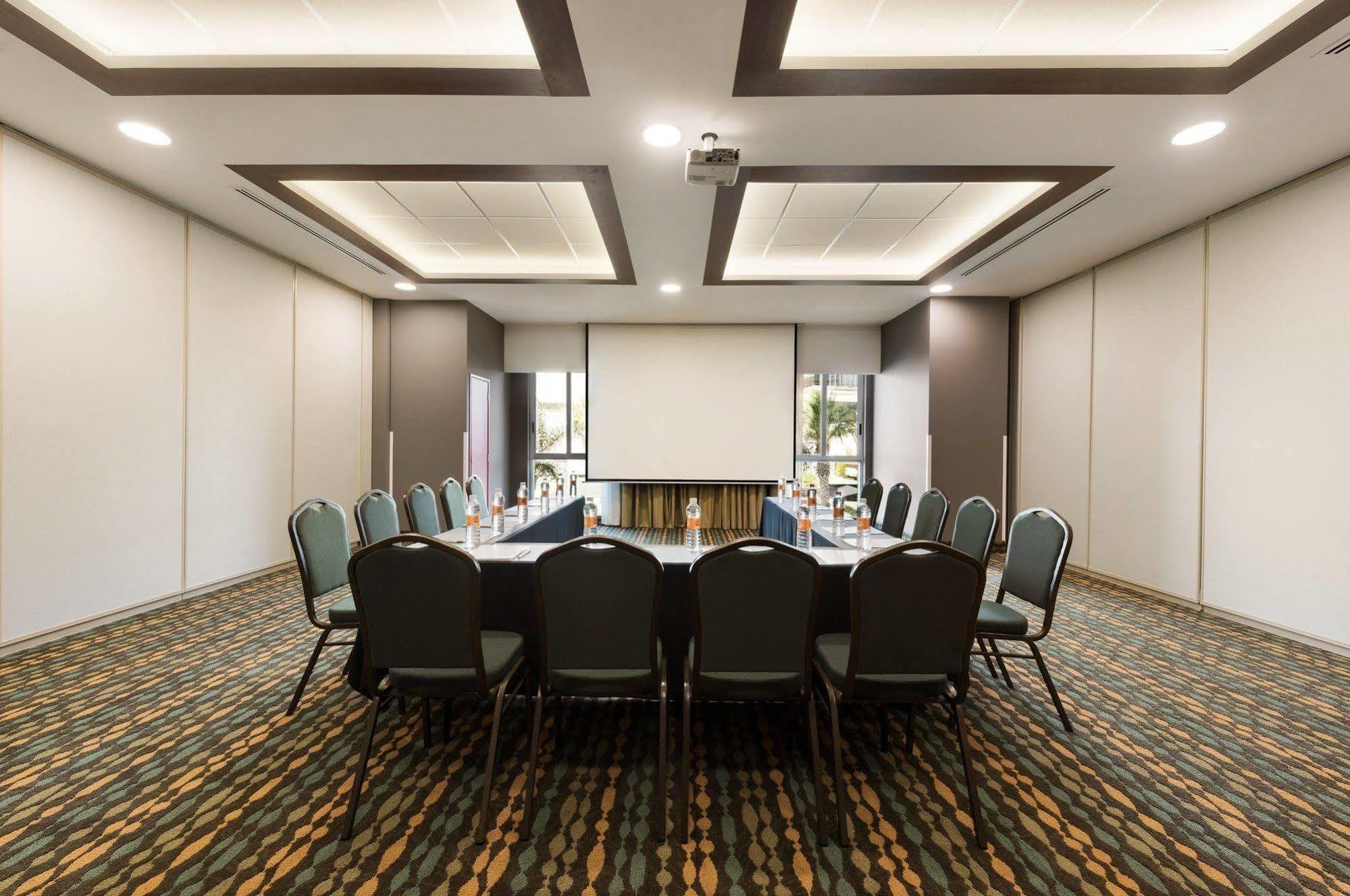 Wyndham Garden Guadalajara Acueducto Otel Zapopan Dış mekan fotoğraf