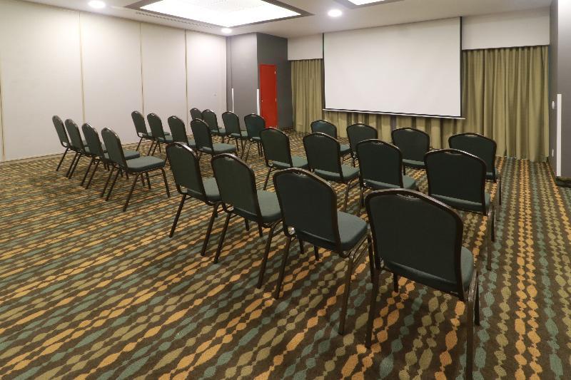 Wyndham Garden Guadalajara Acueducto Otel Zapopan Dış mekan fotoğraf